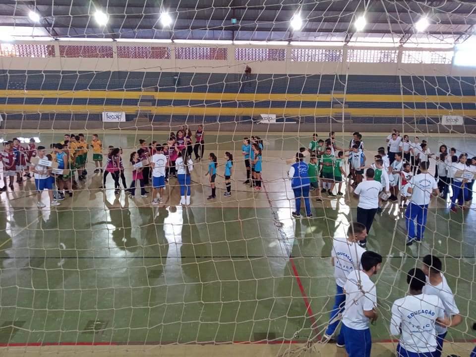 Acadêmicos de Educação Física da Faculdade Dom Bosco promovem Festival de Handebol no Gattinho em Cornélio